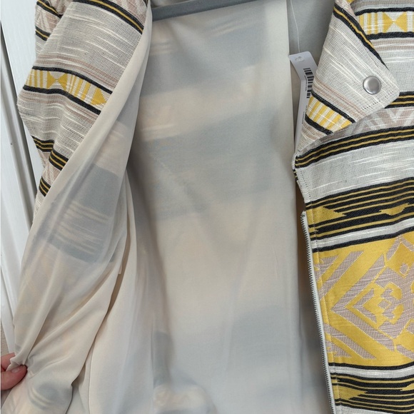 NWT Chico's Geometric Yellow and Gray Blazer - Picture 3 of 6